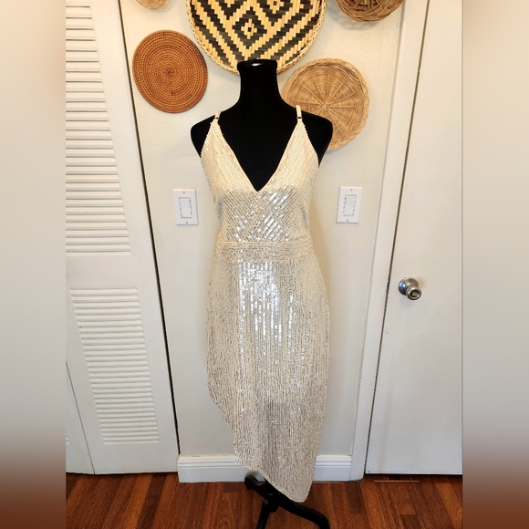 LAST ONE! Golden V-Neck Sequin Midi Dress - Picture 3 of 13